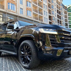 370 Позашляховик Toyota Land Cruiser 300 - авто на весілля
 у Києві - портфоліо 3
