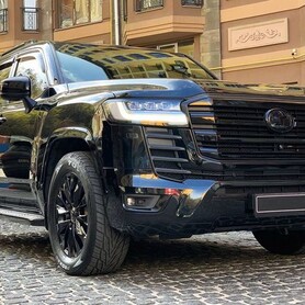 370 Позашляховик Toyota Land Cruiser 300 - авто на весілля
 у Києві - портфоліо 1