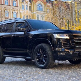 370 Позашляховик Toyota Land Cruiser 300 - авто на весілля
 у Києві - портфоліо 2