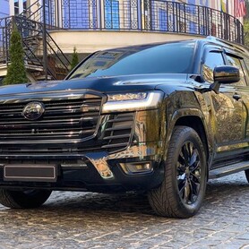 370 Позашляховик Toyota Land Cruiser 300 - авто на весілля
 у Києві - портфоліо 5