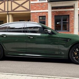 430 BMW M5 F90 на прокат для весільної зйомки - авто на весілля
 у Києві - портфоліо 6