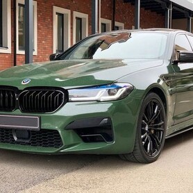 430 BMW M5 F90 на прокат для весільної зйомки - авто на весілля
 у Києві - портфоліо 3