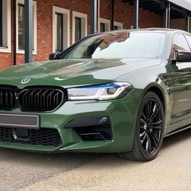 430 BMW M5 F90 на прокат для весільної зйомки - авто на весілля
 у Києві - портфоліо 1