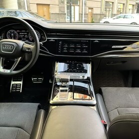 037 Позашляховик Audi Q8 S Line біла на весілля - авто на весілля
 у Києві - портфоліо 2