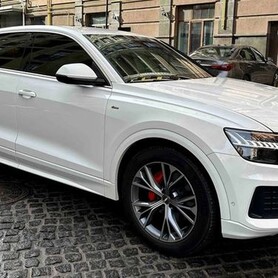 037 Позашляховик Audi Q8 S Line біла на весілля - авто на весілля
 у Києві - портфоліо 1