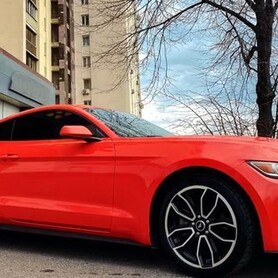 121 Ford Mustang GT 3.7 красный спорткар - авто на свадьбу в Киеве - портфолио 2