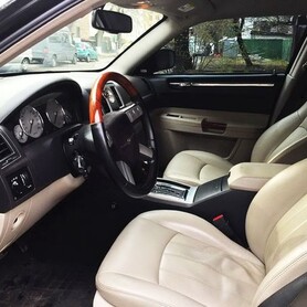 135 Chrysler 300C черный аренда авто на свадьбу - авто на свадьбу в Киеве - портфолио 5
