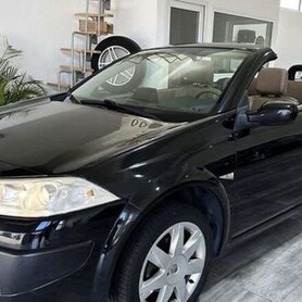 241 Кабриолет Renault Megane черный аренда - авто на свадьбу в Киеве - портфолио 1