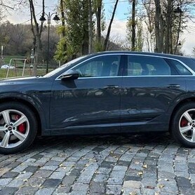 271 Bнедорожник Audi Q8 E-tron электро синий - авто на свадьбу в Киеве - портфолио 3