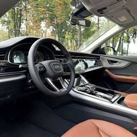 271 Bнедорожник Audi Q8 E-tron электро синий - авто на свадьбу в Киеве - портфолио 5