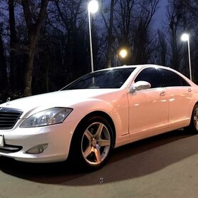 222 Mercedes Benz W221 S500 белый прокат аренда - авто на весілля
 у Києві - портфоліо 1