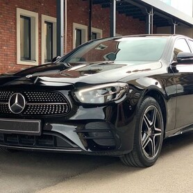344 Mercedes Benz E-class EQ W213 чорний HIBRYD - авто на весілля
 у Києві - портфоліо 1