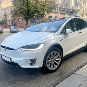 001 Tesla Model X белая электрический внедорожник - авто на весілля
 у Києві - портфоліо 3