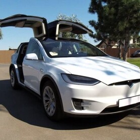 001 Tesla Model X белая электрический внедорожник - авто на весілля
 у Києві - портфоліо 1