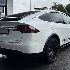 001 Tesla Model X білий електричний позашляховик - авто на весілля
 у Києві - портфоліо 5