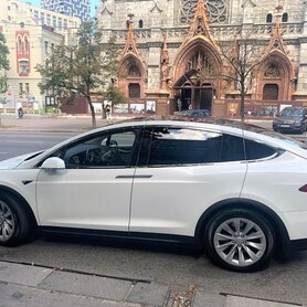 001 Tesla Model X белая электрический внедорожник - авто на весілля
 у Києві - портфоліо 6