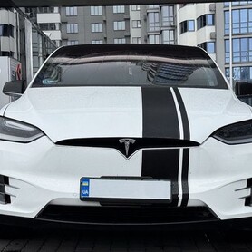 001 Tesla Model X білий електричний позашляховик - авто на весілля
 у Києві - портфоліо 4