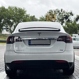 001 Tesla Model X білий електричний позашляховик - авто на весілля
 у Києві - портфоліо 6