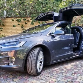 075 Tesla Model X серая электрический внедорожник - авто на весілля
 у Києві - портфоліо 1