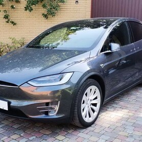 075 Tesla Model X серая электрический внедорожник - авто на весілля
 у Києві - портфоліо 2