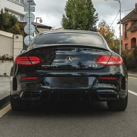 345 Орендая Mercedes Benz C 63 AMG Сoupe - авто на весілля
 у Києві - портфоліо 1