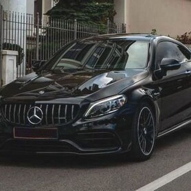 345 Аренда Mercedes Benz C 63 AMG Сoupe - авто на весілля
 у Києві - портфоліо 1