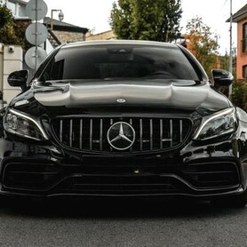 345 Аренда Mercedes Benz C 63 AMG Сoupe - авто на весілля
 у Києві - портфоліо 2