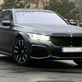 353 Прокат авто BMW M760 LI - авто на весілля
 у Києві - портфоліо 1