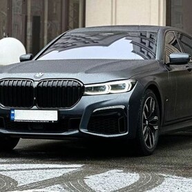 353 Прокат авто BMW M760 LI - авто на весілля
 у Києві - портфоліо 2