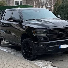 351 Пікап Dodge Ram Sport 1500 оренда - авто на весілля
 у Києві - портфоліо 1