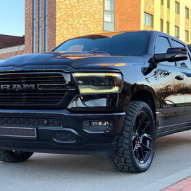 351 Пікап Ram Sport 1500 оренда - авто на весілля
 у Києві - портфоліо 2