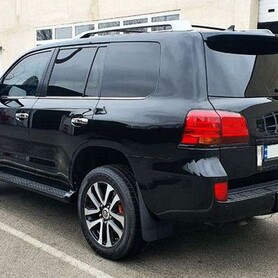 384 Оренда броньований джип Lexus LX 570 B6 - авто на весілля
 у Києві - портфоліо 5
