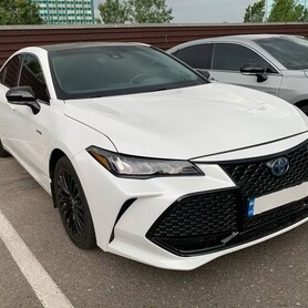 406 Toyota Avalon біла оренда на весілля - авто на весілля
 у Києві - портфоліо 3
