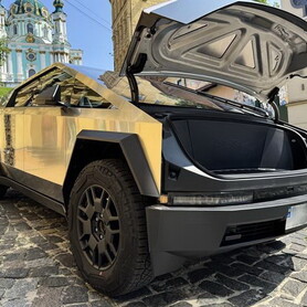 021 Tesla Cybertruck оренда на фотосесію зйомки - авто на весілля
 у Києві - портфоліо 1
