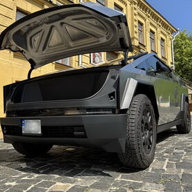 021 Tesla Cybertruck оренда на фотосесію зйомки - авто на весілля
 у Києві - портфоліо 3