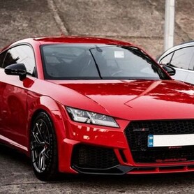 419 Audi TT RS червона для фотосесії зйомки оренда - авто на весілля
 у Києві - портфоліо 1