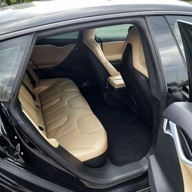 420 Авто на весілля Tesla Model S чорний з водієм - авто на весілля
 у Києві - портфоліо 4
