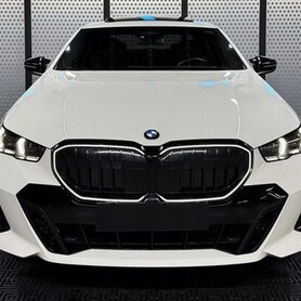 424 BMW 5 G60 біла прокат без водія - авто на весілля
 у Києві - портфоліо 2