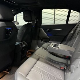 424 BMW 5 G60 біла прокат без водія - авто на весілля
 у Києві - портфоліо 6