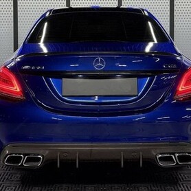428 Прокат Mercedes-Benz C63s без водія в Києві - авто на весілля
 у Києві - портфоліо 4