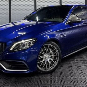428 Прокат Mercedes-Benz C63s без водія в Києві - авто на весілля
 у Києві - портфоліо 1