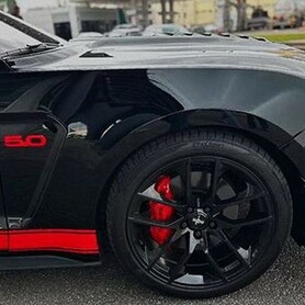 427 Кабріолет Ford Mustang GT 5.0 чорний - авто на весілля
 у Києві - портфоліо 5