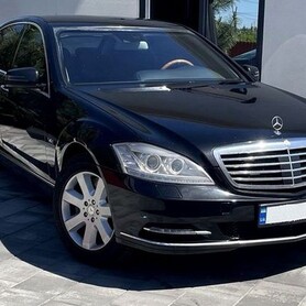 128 Броньований Mercedes Benz W221 S600 GUARD B7 - авто на весілля
 у Києві - портфоліо 1