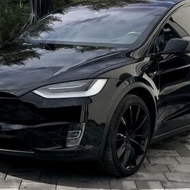 121 Прокат Tesla Model X чорна без водія - авто на весілля
 у Києві - портфоліо 4
