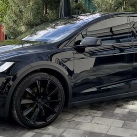 121 Прокат Tesla Model X чорна без водія - авто на весілля
 у Києві - портфоліо 3