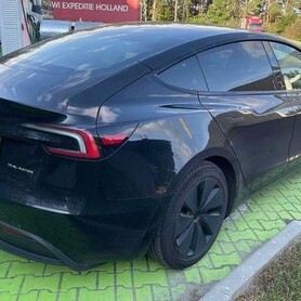 242 Авто на весілля Tesla Model 3 чорна з водієм - авто на весілля
 у Києві - портфоліо 2