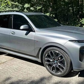 265 Оренда BMW X7 40D 2024 сірий на весілля - авто на весілля
 у Києві - портфоліо 3