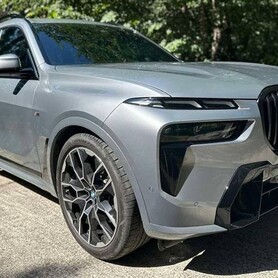 265 Оренда BMW X7 40D 2024 сірий на весілля - авто на весілля
 у Києві - портфоліо 1