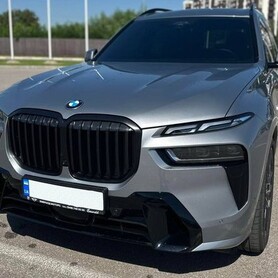 265 Оренда BMW X7 40D 2024 сірий на весілля - авто на весілля
 у Києві - портфоліо 2