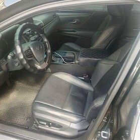 429 Авто на весілля Lexus ES 300h оренда з водієм - авто на весілля
 у Києві - портфоліо 4